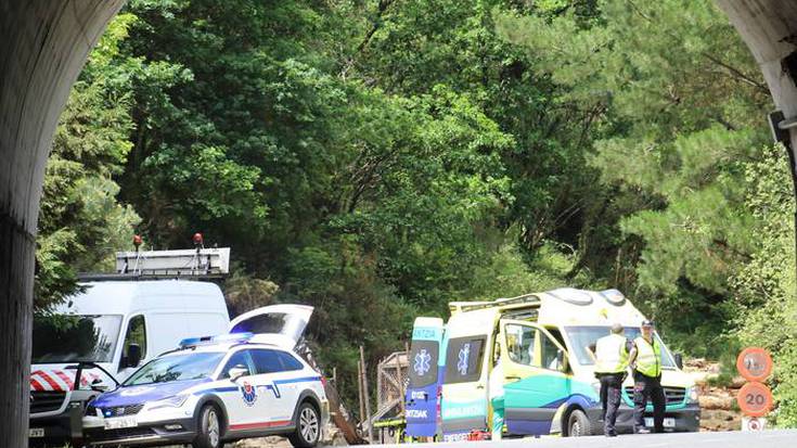 Langile bat hil da Luiaondon, mendian lanean ari zela