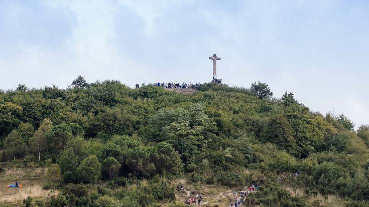 Olarizuko gurutzea babestea eskatu du Gasteizko Udalak