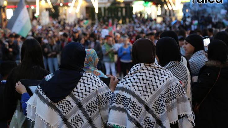 Palestinaren aldeko burrunba entzun da Gasteizen