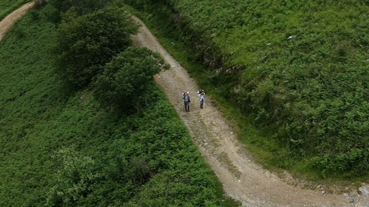 'Adiorik ez', La dramática errante