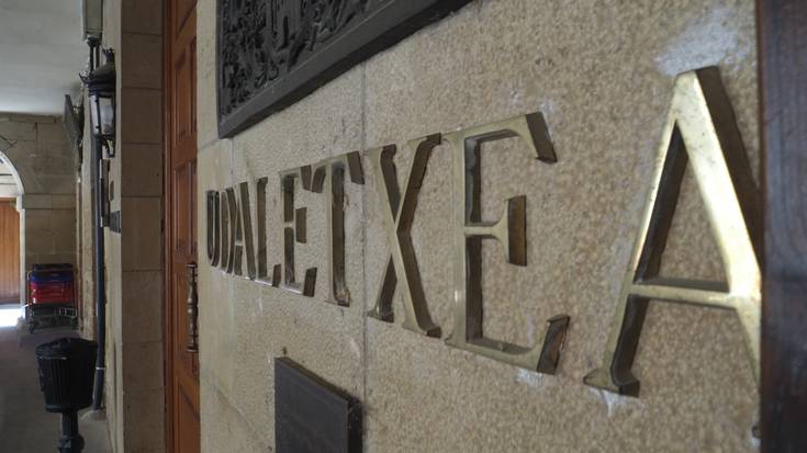 Guardiak 31.000 euro ordaindu beharko dizkio idazkari ohiari