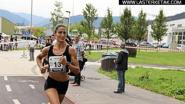Elena Loyo korrikalariak jasan duen eraso matxista salatu du Zuiako Udalak