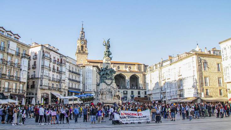 Gasteiz kalera atera da adingabe baten aurkako sexu erasoa salatzeko