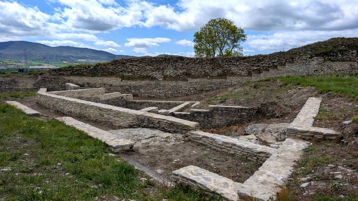 Iruña-Veleia arpilatzeagatik bi lagun ikertzen ari dira