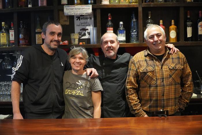 "Auzoa egin nahi dugu, negozioa baino gehiago"