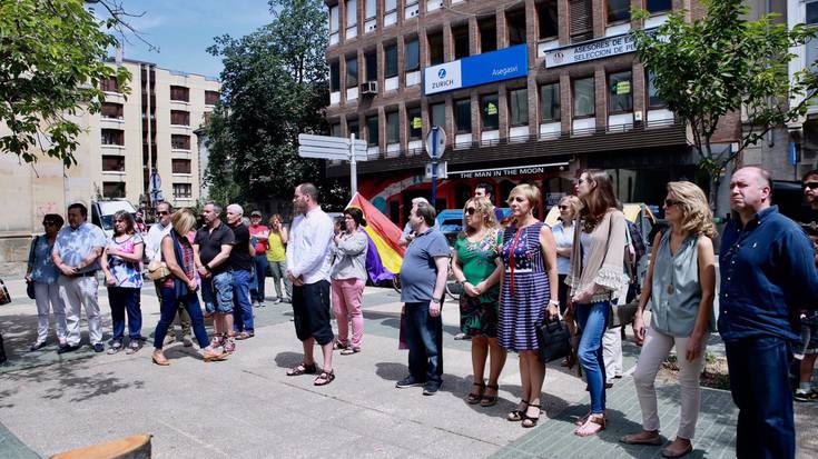 Santa Isabel hilerrian fusilatutakoei omenaldia, Lauaxetaren hilketaren urtemugan