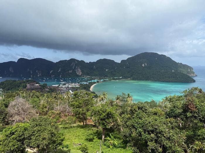 Bihotzean ez ezik, irudi zoragarria postal batean betiko gordetzea ere ederra da.