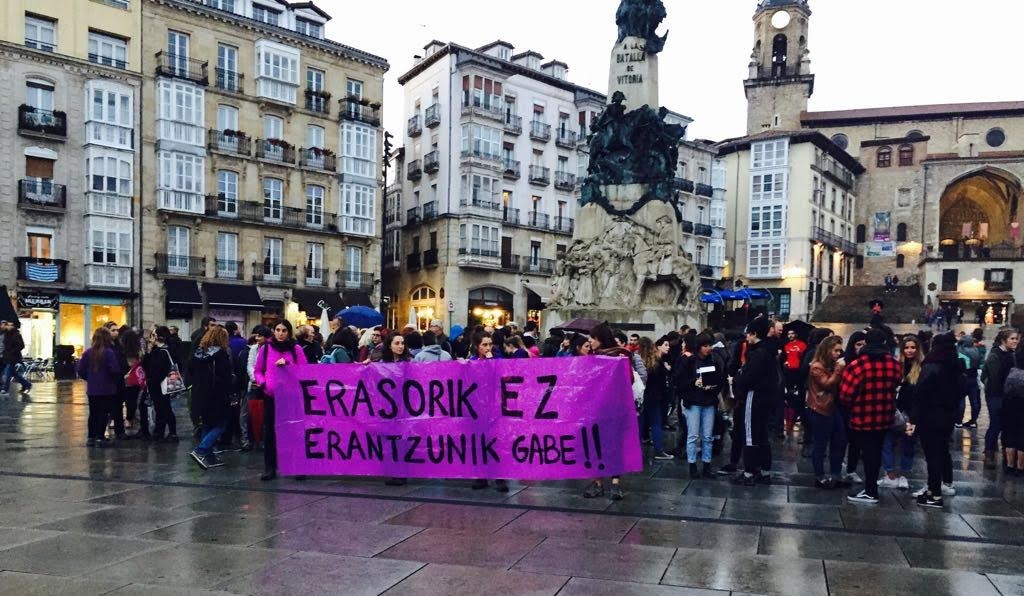 Bikote ohiari eraso egiteagatik gizon bat  atxilotu dute