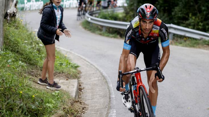Mikel Landak agur esan dio Vueltari