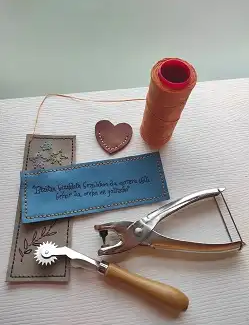 Larruzko orri-markatzailea