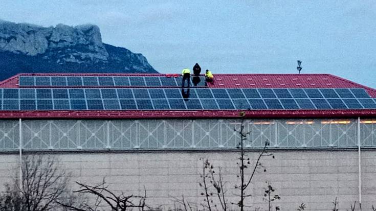 Zentral fotovoltaikoa inauguratu dute Samaniegon