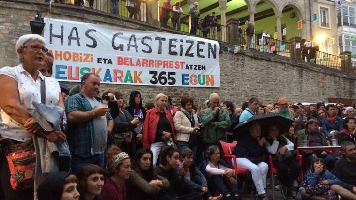 'Kargak&Deskargak' ikuskizuna, iruditan