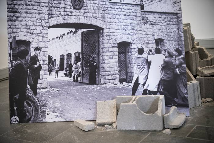 253 izen galdu ez daitezen