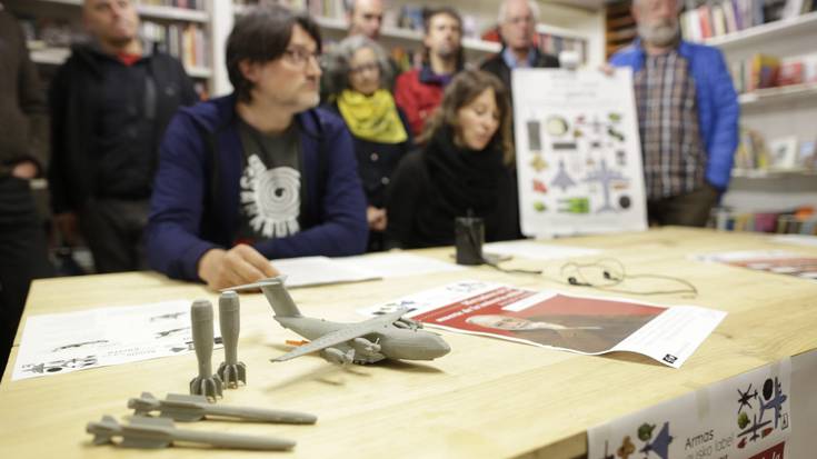 Armagintzaren aurrean "zurikeria" egitea egotzi diete instituzioei