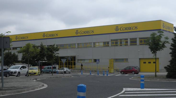 Correos zigortu dute eskubide sindikalak urratzeagatik