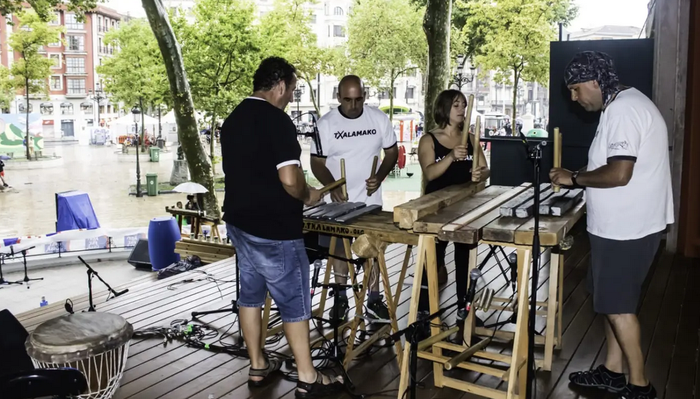 Txalaparta ikuskizuna