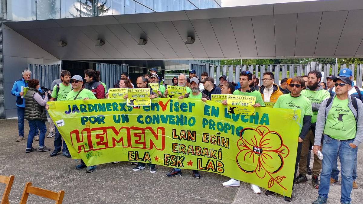 Manifestazioa deitu dute astelehenerako lorezainek