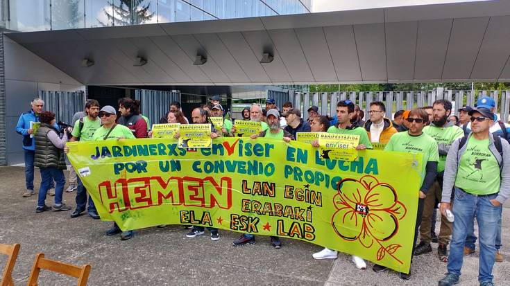 Manifestazioa deitu dute astelehenerako lorezainek
