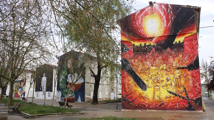 [BISITA GIDATUA] Errekaleor auzoa eta muralak