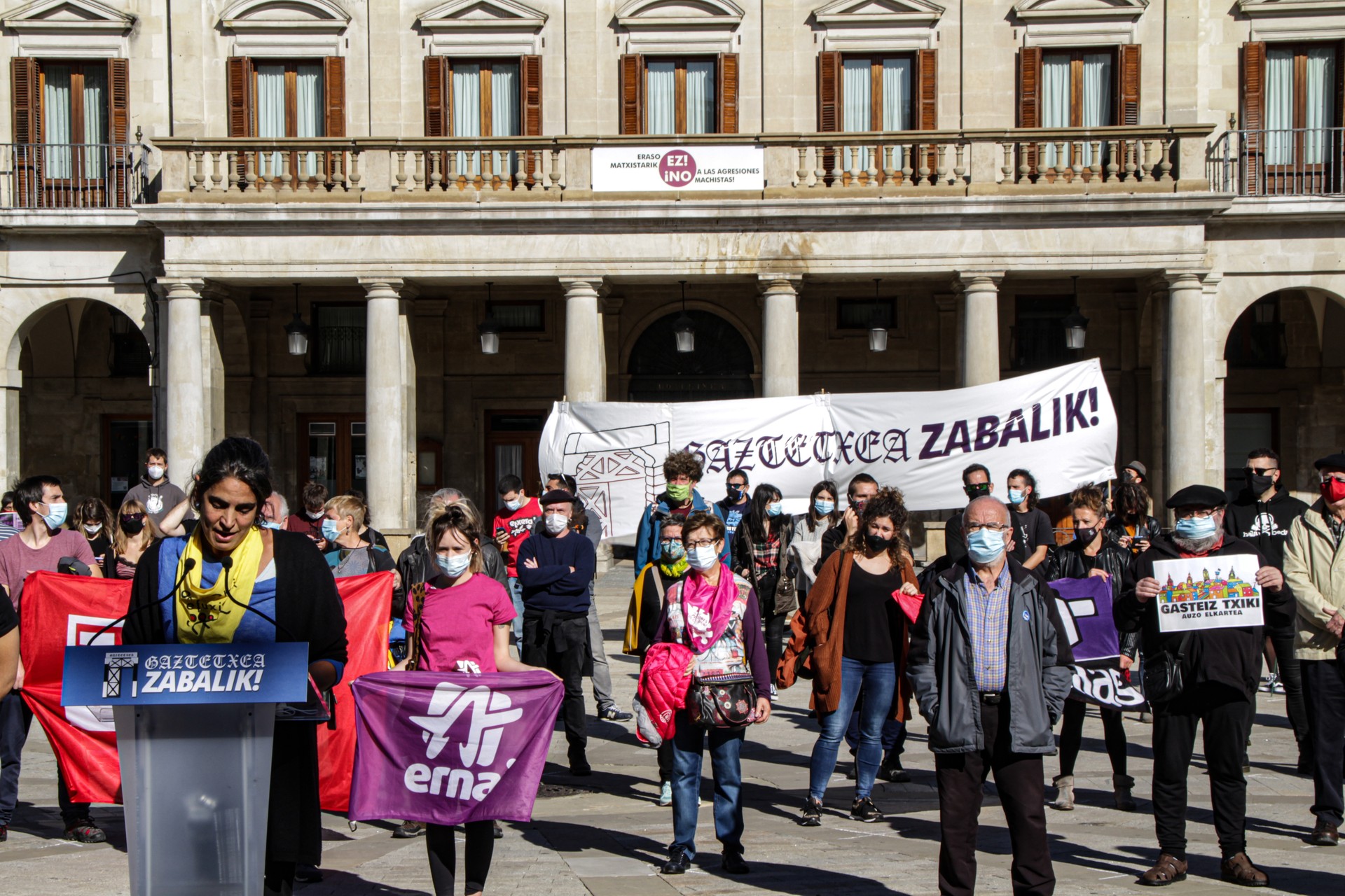 "Gasteiztarrok gaztetxea zabalik nahi dugu"