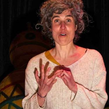 'Istorioekin jira eta bira'