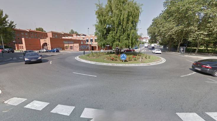 Kamioi batek 82 urteko emakume bat harrapatu eta hil du Gasteizen