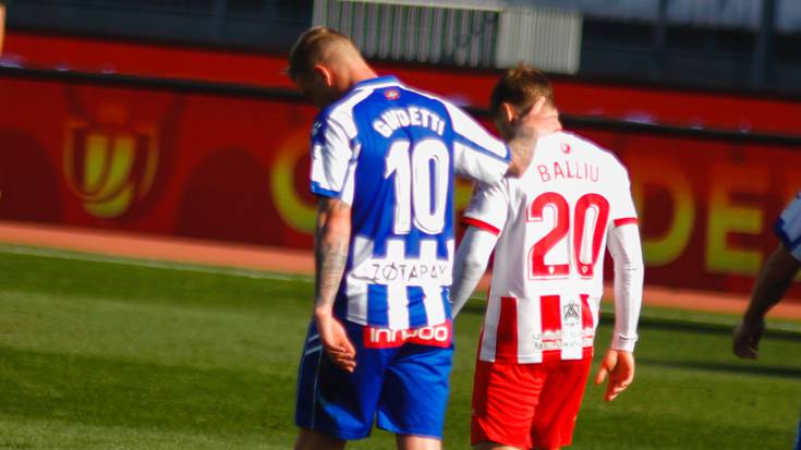 Entrenatzaile berria eta betiko porrot mingarria