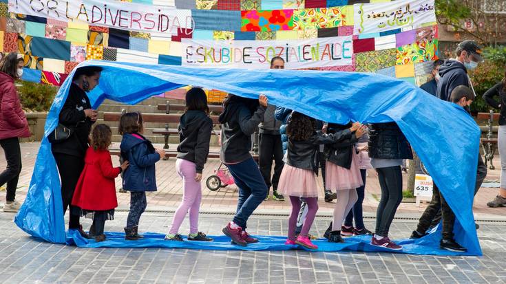 Bueltan dira Bizilagunak ekimeneko kulturarteko bazkariak