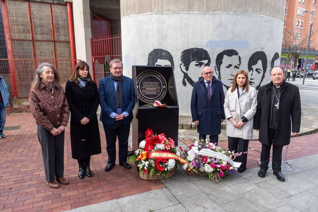 San Frantzisko eliza memoria gune izendatzen duen plaka jaso du hiriak