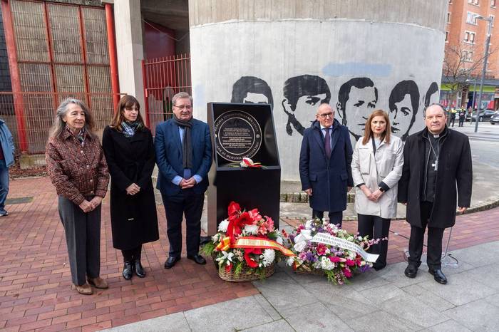 San Frantzisko eliza memoria gune izendatzen duen plaka jaso du hiriak