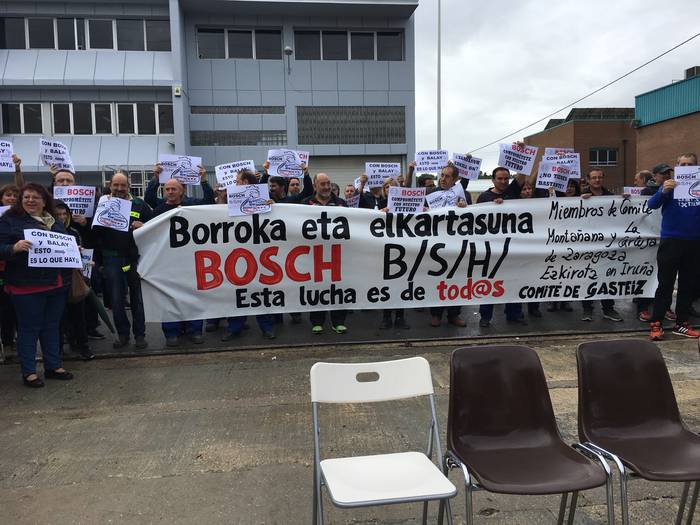 Bosch enpresako langileek negoziatzeko eskatu diote multinazionalari