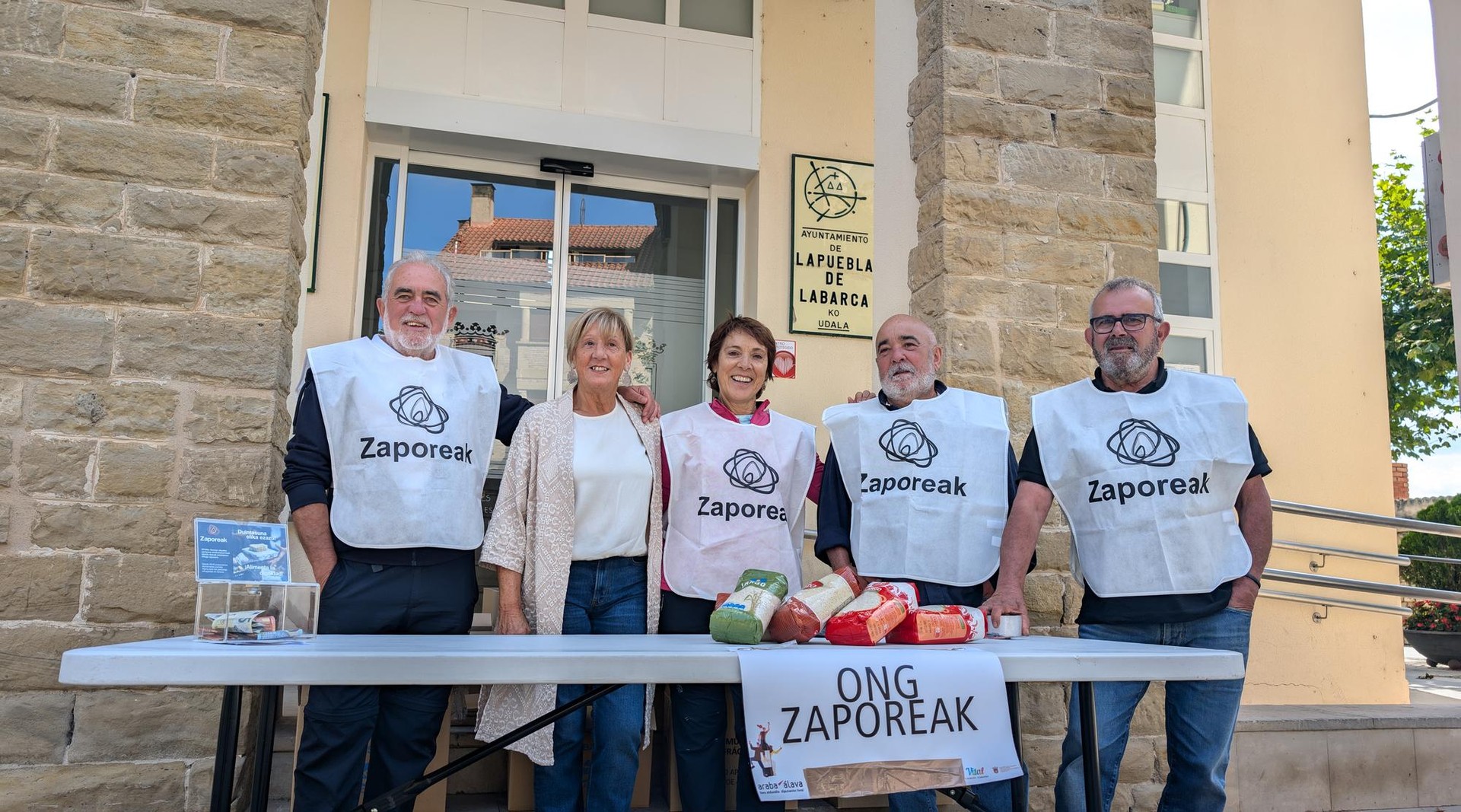 Larunbatera arte zabalik dago arroz luzea jasotzeko ekimena