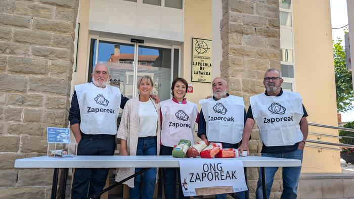 Larunbatera arte zabalik dago arroz luzea jasotzeko ekimena