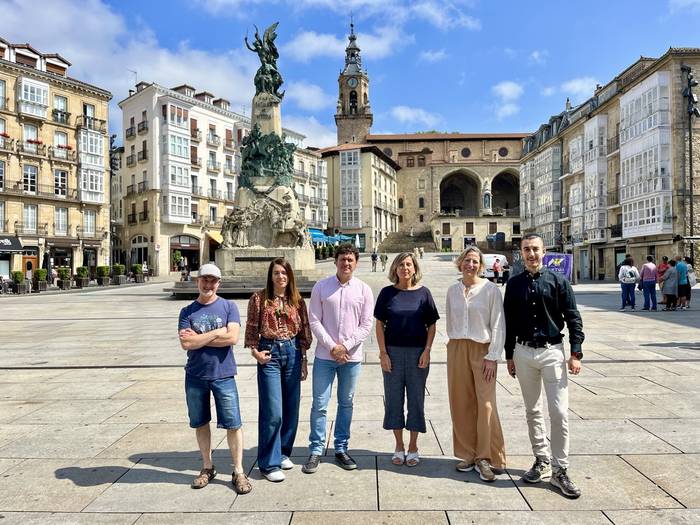 Ehun bat artista elkartuko dira Andre Maria Zurian