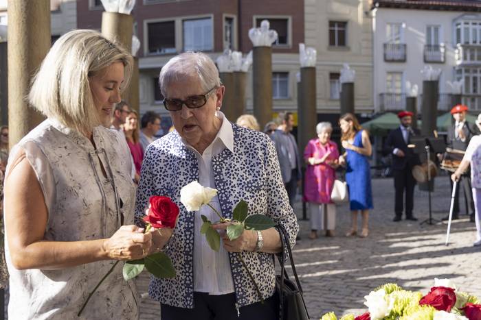 Frankismoaren biktimak omendu dituzte instituzioek