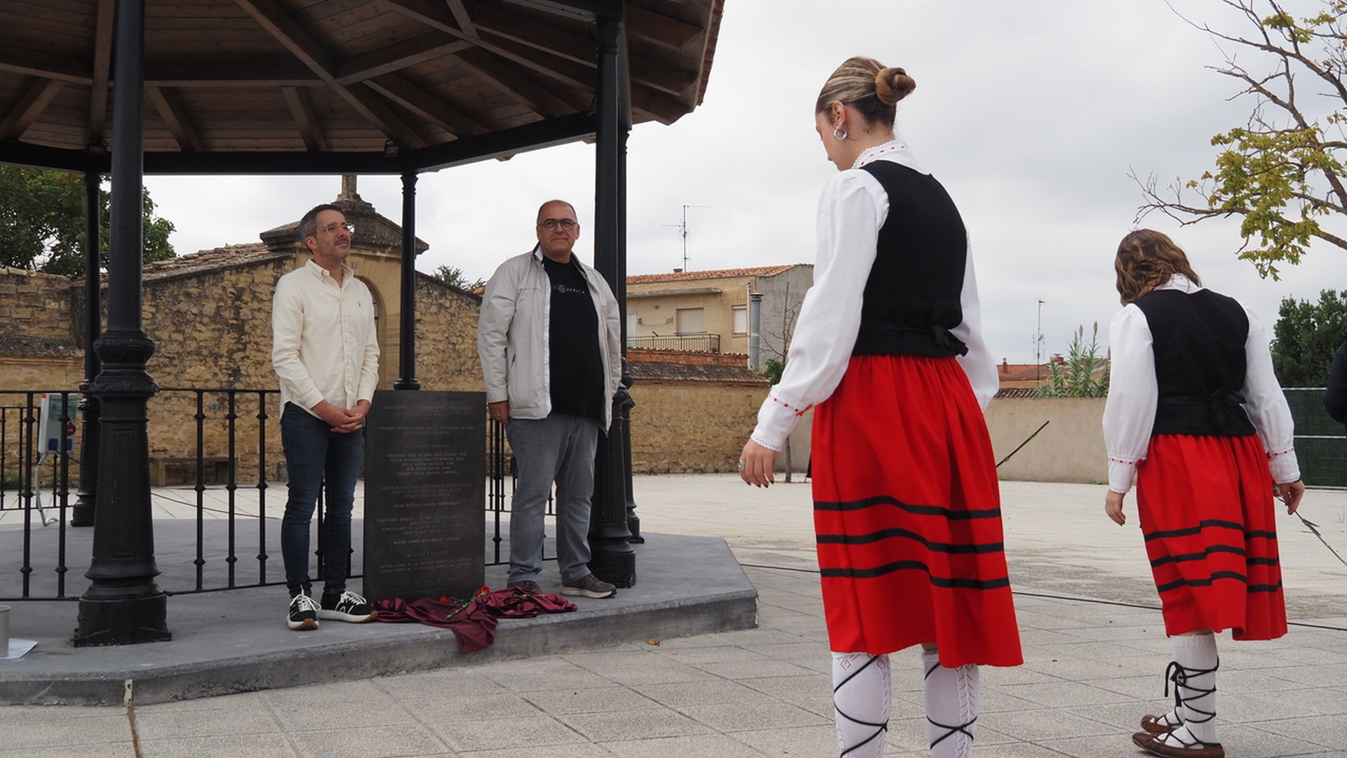 Memoriaren kioskoa inauguratu dute Oionen