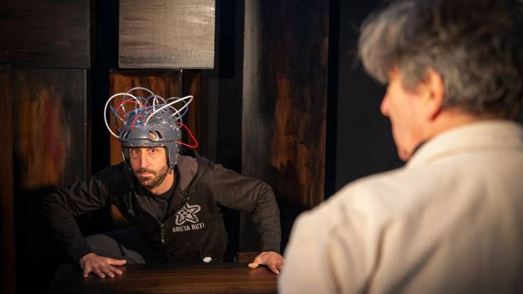 'Kay Robot' antzerkia