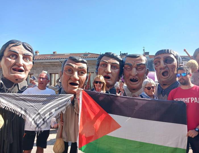 Palestina lehen lerroan egon da txupinazoan