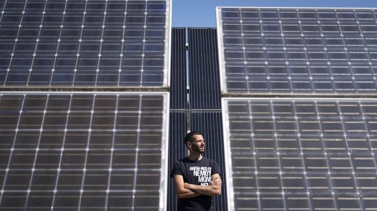 Gasteizko teilatuetan eguzki plakak jarrita kontsumo elektrikoaren %38 lortuko litzateke