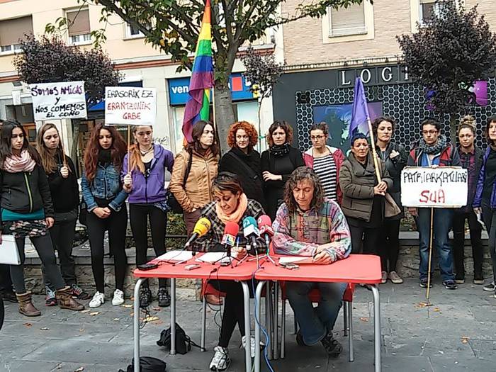 Eraso lesbofobo bat salatu du Gasteizko mugimendu feministak