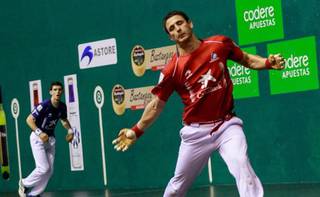 Esku pilota partida, Santiago egunean
