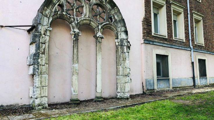 Santo Domingo komentuko arkua Legebiltzarrera eramango dute