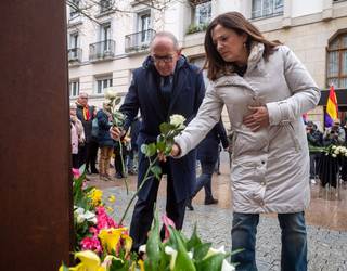Azazetako sarraskiaren 89. urteurrenean memoria aldarrikatu dute