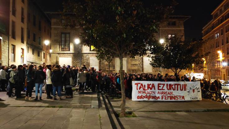 Talka gune feministaren hustea salatzeko elkarretaratzea egin dute