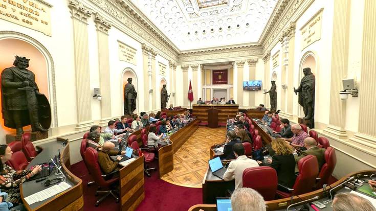 90 urte eta gero, Francori eta Molari ohorezko sariak kendu dizkiete