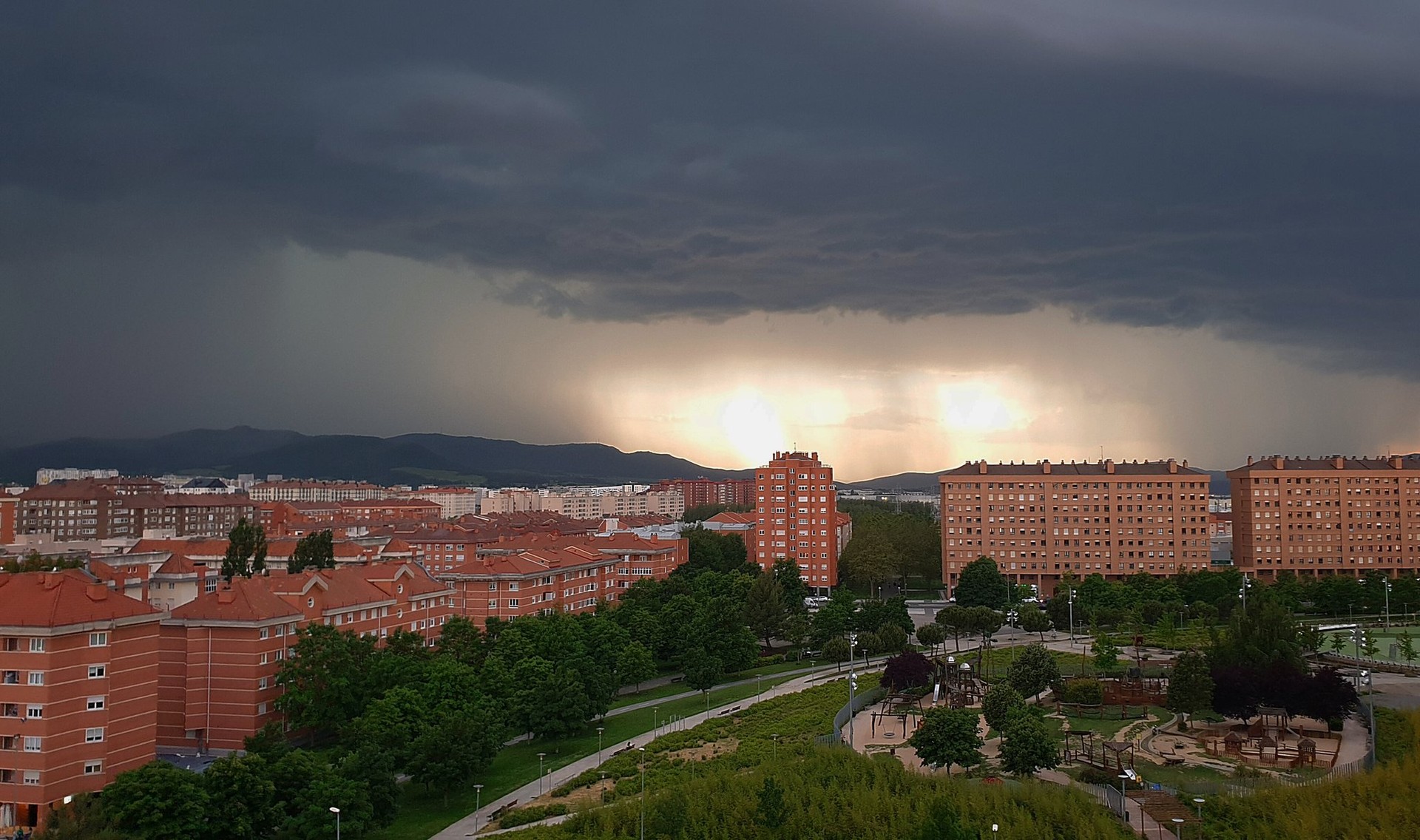 Ekaitzak espero dira, ostegun eta ostiralerako
