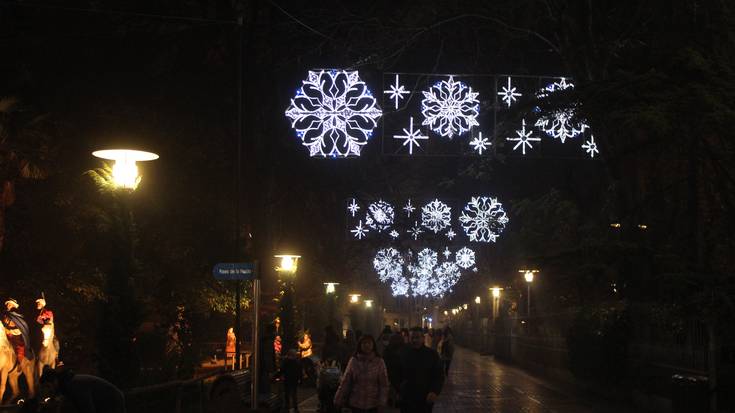 Gasteizen gabonetako argiztapena dela eta "itxurakeria" salatu du Eguzkik