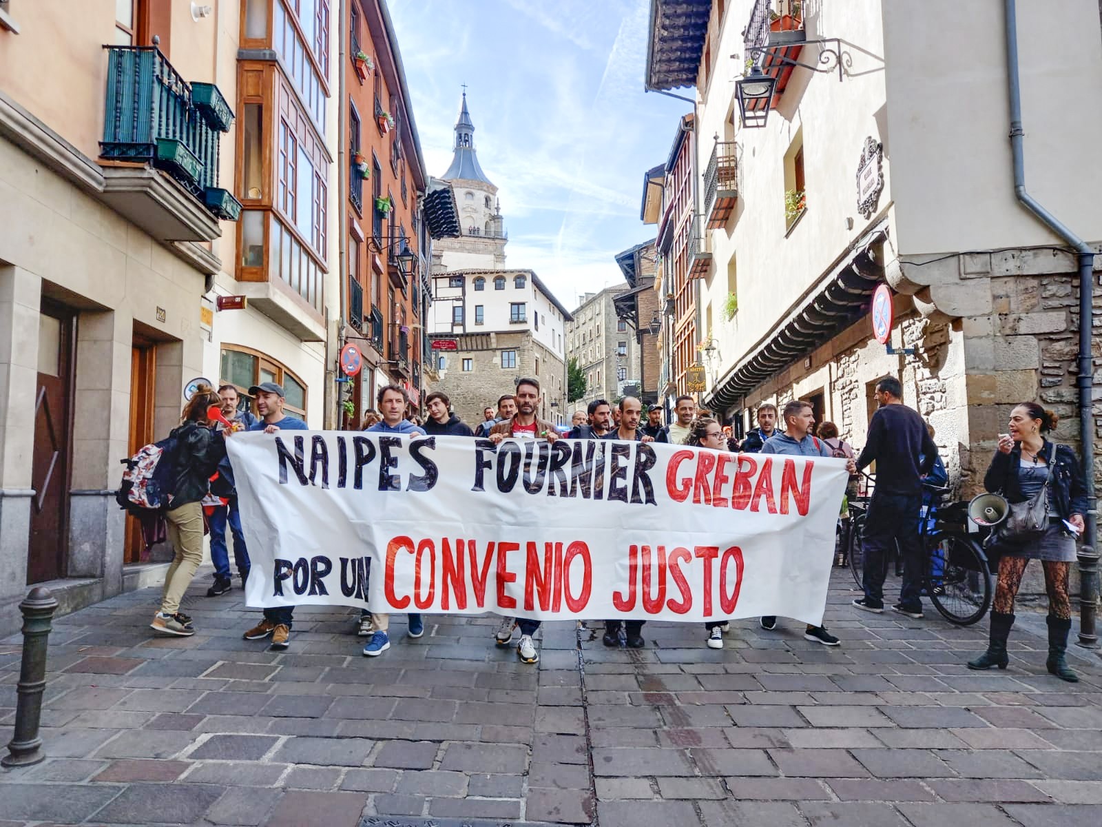Fournierreko langileek Gasteizko erdigunera eraman dute protesta
