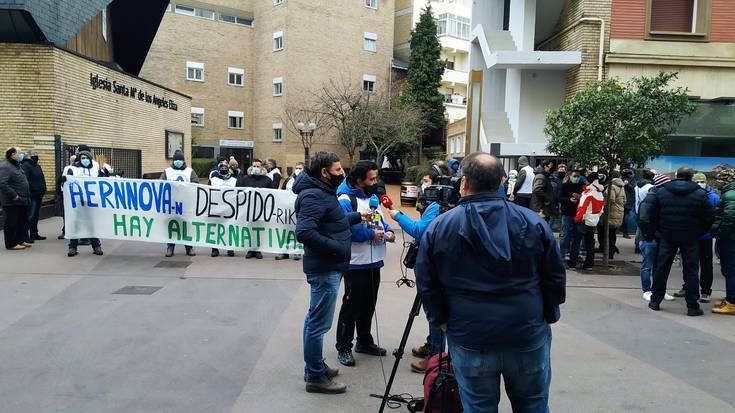 Aernnovako langileek itxialdia hasi dute Los Angeles elizan