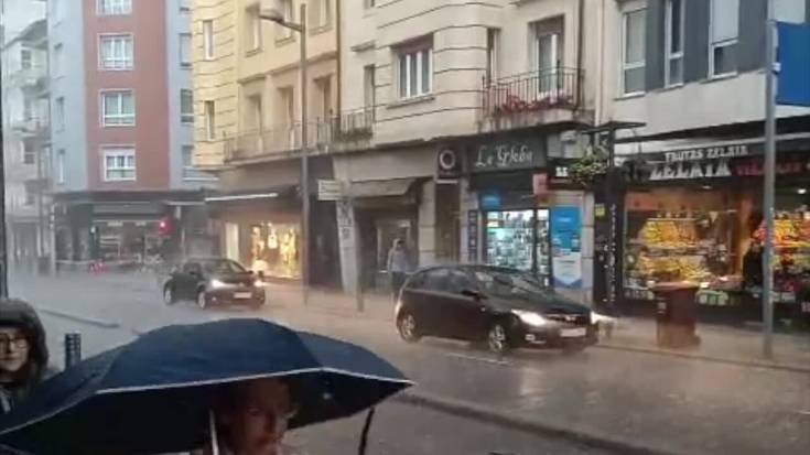 Hodeiak eta euria mantenduko dira